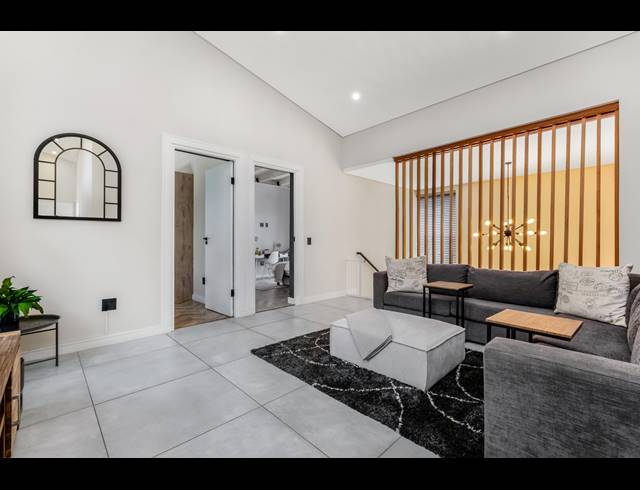 4 BEDROOM HOUSE FOR SALE IN HELDERFONTEIN ESTATE